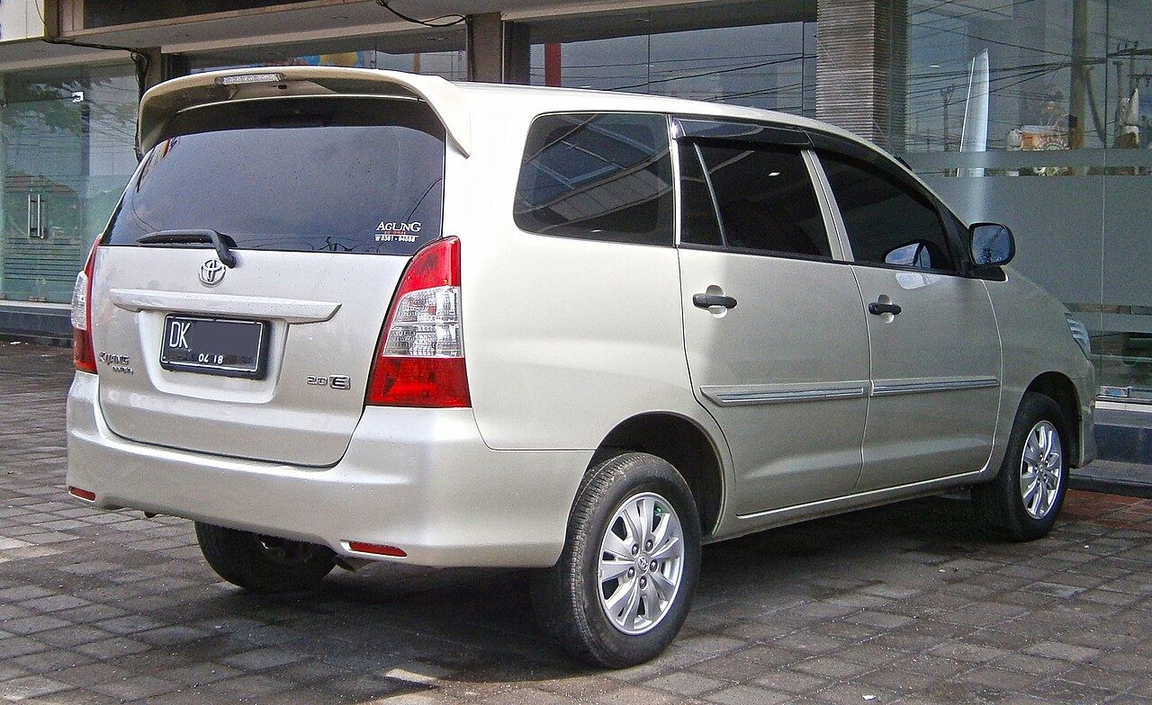 Mobil pribadi untuk sewa mobil Delta Tour